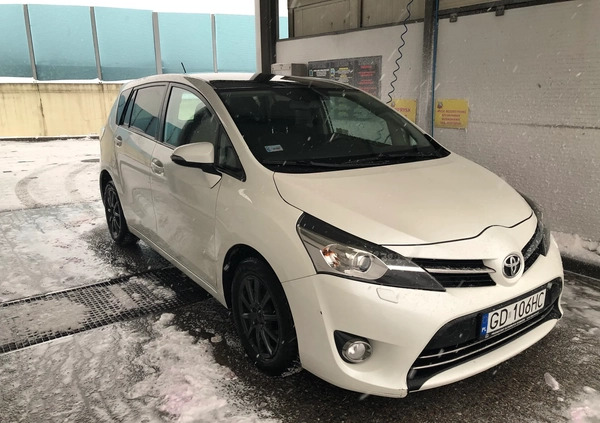 Toyota Verso cena 51900 przebieg: 132000, rok produkcji 2013 z Gdańsk małe 232